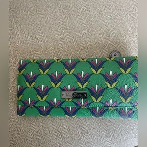 Vera Bradley wallet green tulip print